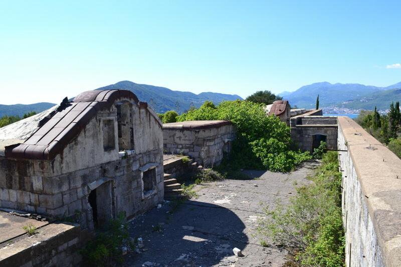 Glamping Peninsula Lustica Rose Villa Tivat Exterior photo
