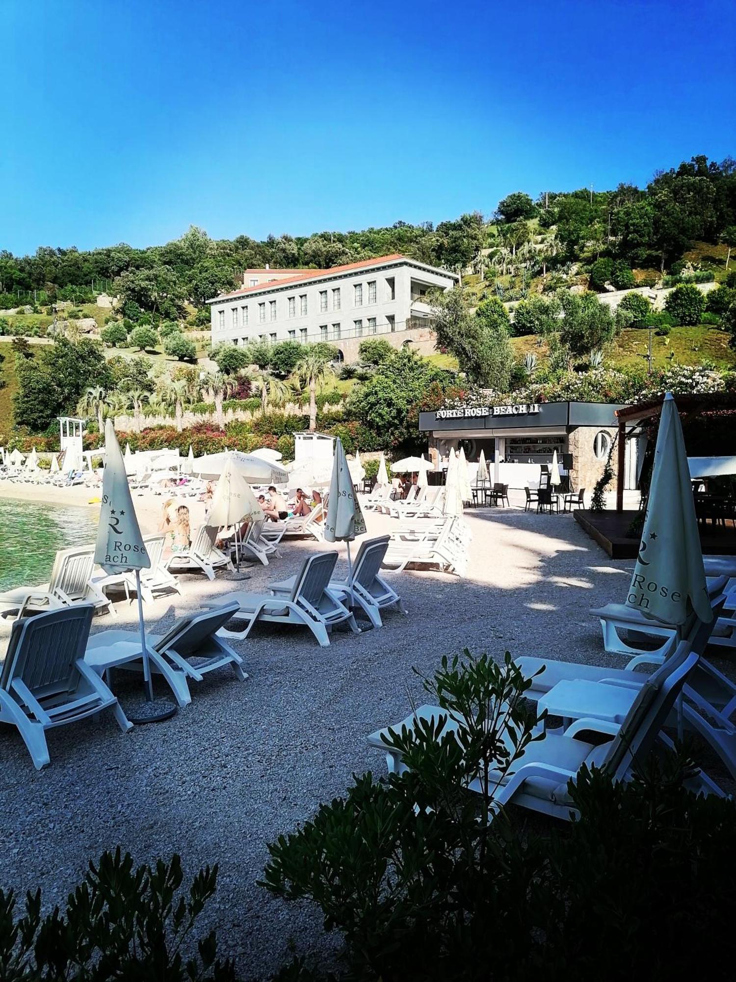 Glamping Peninsula Lustica Rose Villa Tivat Exterior photo